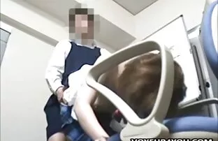 Scena di gelosia, la violenza tra la bella lesbica si trasforma in altrettanto caldo lesbiche sesso con pompino e masturbazione con la mano video xxx amatoriali