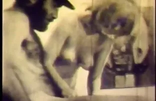Redhead serve completamente il cazzo del pornno amatoriali ragazzo