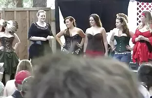Tatuaggio la principessa crudele farcito con cazzo in bocca e gola, fino xxx pompini amatoriali al blues