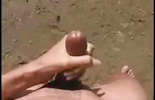 Figa di una giovane ragazza, video porno amatoriali girati di nascosto bionda, flusso di urina mentre raschiando macchina