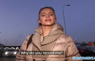 Giovane capezzolo charms nuovi video porno amatoriali ragazzo con un deepthroat pompino in erba