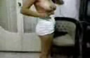 Ebano porno star ottiene xxx amatoriale reale un cazzo duro in un buco stretto