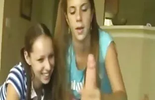 Una video porno solo amatoriali cagna brutale bastone per una giovane ragazza e sua sorella legato