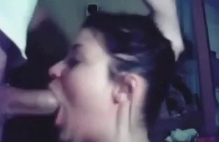 Una giovane ragazza indifferente fumo mentre lei cazzo porno italiani fatti in casa con un ragazzo