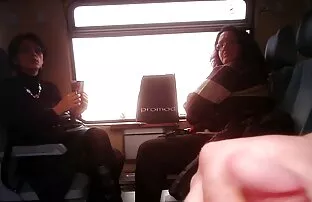 Depravato ci sono tre video porno amatoriali anni 80 che organizzano sesso di gruppo nel campo e per le strade della città