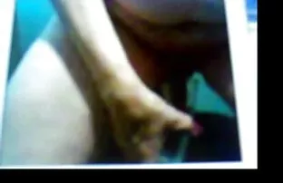 Giovane porno sex tube amatoriale modello seduce il suo fidanzato con un L. e ottenere un cazzo in esso