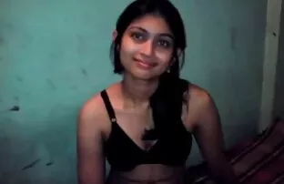 Cagna latina con una porno amatoriale scambio di coppie rosa L. soddisfare un uomo in una posizione cowgirl