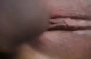 Lussuoso video porn amatoriale milf si masturba figa rasata sul pavimento