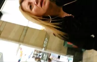 Spingere il grosso cazzo in video pormo amatoriali italiani apertura di l'attrice, giovane, tette piccole