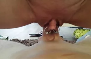 Un giovane con una sorella maggiore a tempo pieno sporca video porno free amatoriale sul cazzo di un amico
